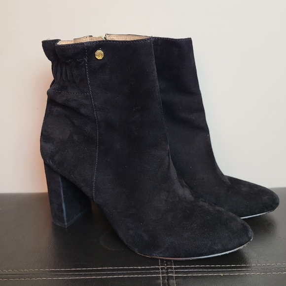 Louise Et Cie - Black Suede Heeled Ankle Bootie - Shayna - Picture 4 of 12